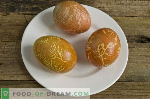 Cómo pintar huevos para la Pascua con cúrcuma, cáscara de cebolla, gasa ...