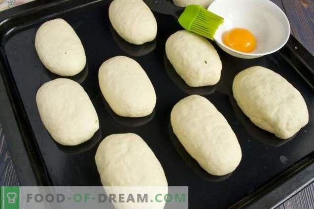 Empanadas con arroz y huevo en el horno