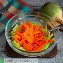 Ensalada saludable de rábano verde con zanahorias