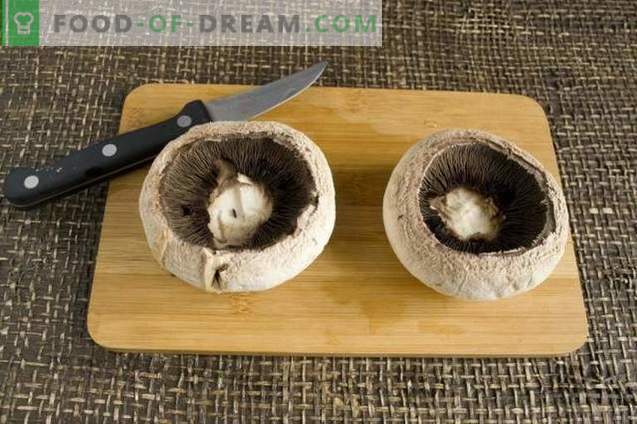 Gevulde champignons, gebakken in de oven