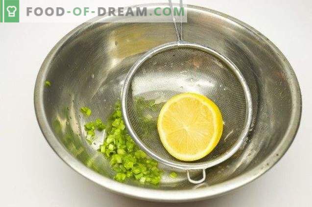 Ensalada de verduras con aderezo de limón y cebolla
