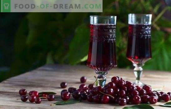 Licor de cerezas en casa: ¡la reina rubí sobre la mesa! Cocinar delicioso licor de cerezas en casa