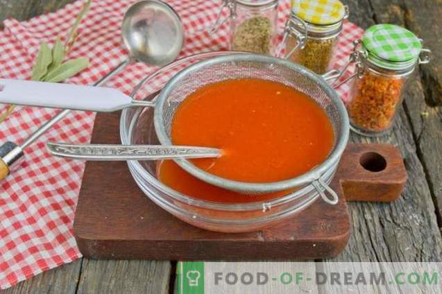Sopa de tomate con papas