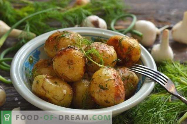 Patatas nuevas, asadas en una sartén