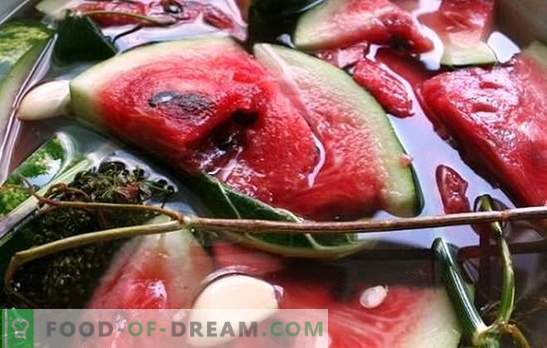 Wassermelonen in einem Fass für den Winter - eine Vorspeise für echte Feinschmecker. Wassermelonen in einem Fass salzen - Wassermelonen auf verschiedene Weise in einem Fass beizen
