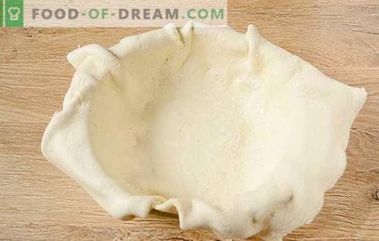 Pastel de carne hecho de pasta de hojaldre confeccionada: receta fotográfica paso a paso del autor. Cómo hornear rápidamente un pastel de carne con hojaldre de cuajada con carne picada