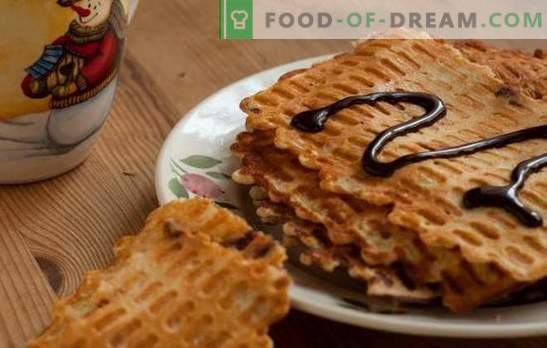 Gofres finos - bocadillos crujientes! Recetas de diferentes waffles finos en mantequilla, leche, crema agria, kéfir, con miel y en versión magra