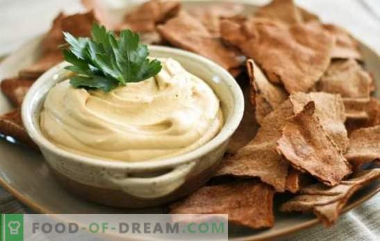 Hummus aromático: recetas clásicas judías. Cocinar hummus según recetas clásicas de garbanzos y sésamo, verduras
