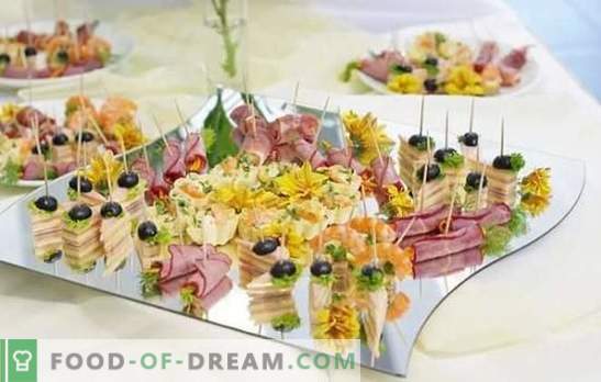Aperitivos en la mesa de buffet: pescado, carne, queso, champiñones, bayas. Opciones de aperitivos en la mesa del buffet y las reglas de su presentación