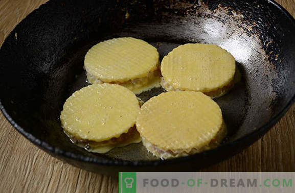 Chuletas perezosas en gofres: foto-receta paso a paso del autor. Experimento culinario inusual - jugosas chuletas picadas en waffles