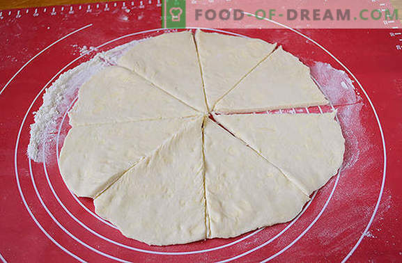 Panecillos de queso cottage con mermelada: ¡los pasteles caseros siempre son felices! Receta fotográfica paso a paso del autor de rollos de masa de requesón con mermelada espesa