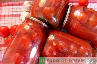 Tomates en pasta de tomate para el invierno